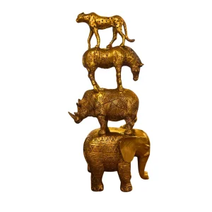 Escultura en Pirámide de Animales